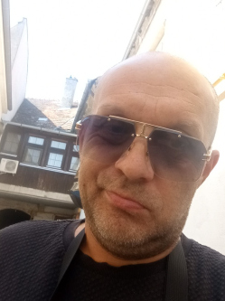 Kriszti�n, 47 �ves t�rskeres� f�rfi, B�cs