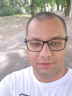 Tam�s, 35 �ves t�rskeres� f�rfi, Moh�cs