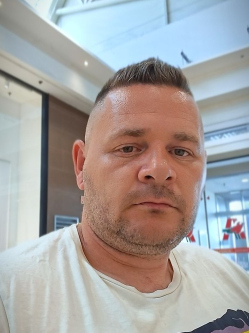 Tivadar, 38 �ves t�rskeres� f�rfi, G�nc