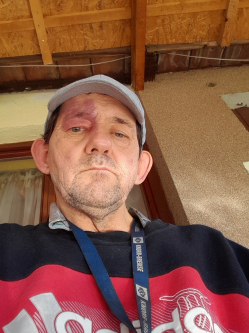 Sanyi, 57 �ves t�rskeres� f�rfi, Orosh�za