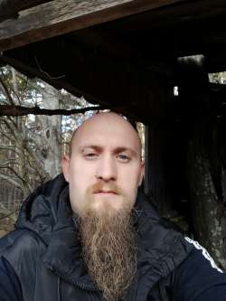 Attila, 41 �ves �regcsert�i t�rskeres� f�rfi