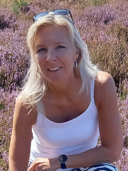 Julianna, 50 �ves t�rskeres� n�, Zalaegerszeg