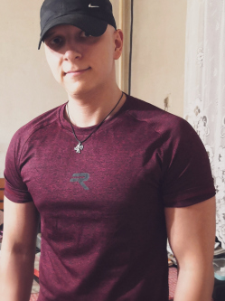 G�bor, 42 �ves t�rskeres� f�rfi, Bicske