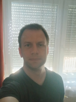 G�bor, 38 �ves t�rskeres� f�rfi, Szajk