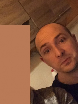 Tam�s, 42 �ves t�rskeres� f�rfi, M�lyk�t