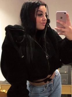 Niki, 20 �ves debreceni t�rskeres� n�