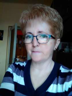 Rozi, 70 �ves t�rskeres� n�, Hajd�hadh�z