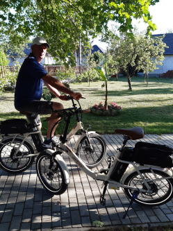 Tibor, 65 �ves t�rskeres� f�rfi, Balatonf�kaj�r