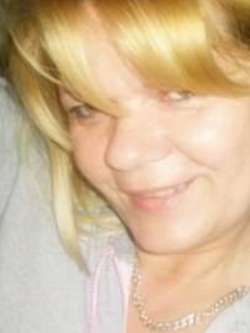 Anna, 53 �ves t�rskeres� n�, Kisk�r�s