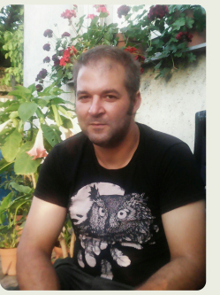 R�bert, 43 �ves t�rskeres� f�rfi, Kaba