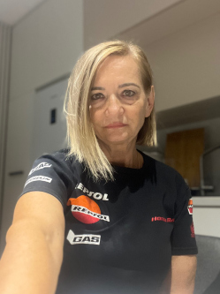 �va, 63 �ves t�rskeres� n�, Szigetszentmikl�s