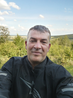 Szili, 54 �ves t�rskeres� f�rfi, Szombathely