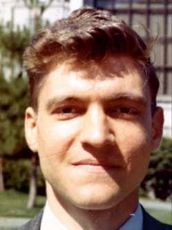 Imre, 20 �ves t�rskeres� f�rfi, Encs