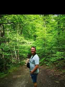 Tibor, 49 �ves t�rskeres� f�rfi, Hajd�b�sz�rm�ny