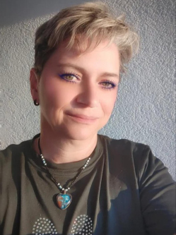 Kinga, 50 �ves t�rskeres� n�, Tatab�nya