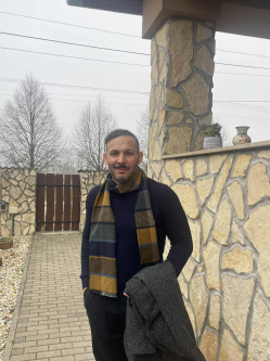 Imre, 52 �ves t�rskeres� f�rfi, Cs�t
