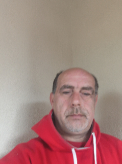 Andr�s, 50 �ves t�rskeres� f�rfi, G�d�ll�