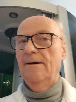 Zolt�n, 79 �ves t�rskeres� f�rfi, Kartal