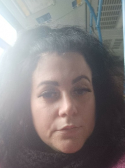 Lilla, 37 �ves t�rskeres� n�, Budapest