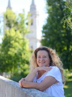 Zsuzsi, 61 �ves t�rskeres� n�, Zirc