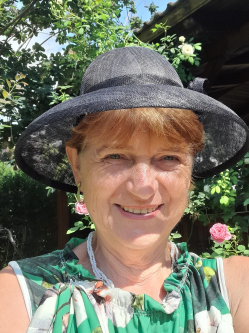 Mari, 69 �ves t�rskeres� n�, Magyaralm�s