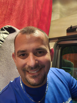 G�za, 39 �ves t�rskeres� f�rfi, Fajsz