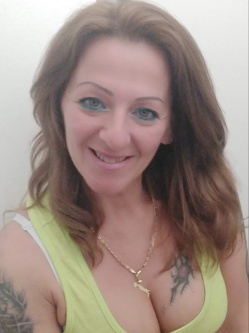 M�nika, 48 �ves t�rskeres� n�, Mosonmagyar�v�r