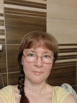 �vi, 45 �ves t�rskeres� n�, Debrecen