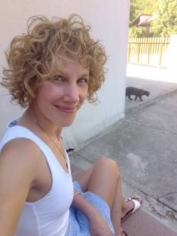 Annam�ria, 43 �ves t�rskeres� n�, �barok