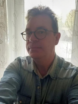 Kevin, 53 �ves t�rskeres� f�rfi, Veszpr�m