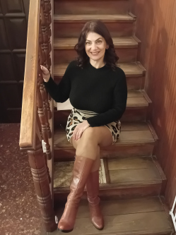 Korn�lia, 51 �ves t�rskeres� n�, G�d�ll�