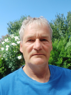 Endre, 65 �ves t�rskeres� f�rfi, Pom�z
