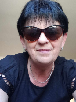 T�nde, 55 �ves t�rskeres� n�, Hajd�b�sz�rm�ny