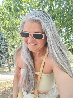 Ella, 65 �ves t�rskeres� n�, P�cs