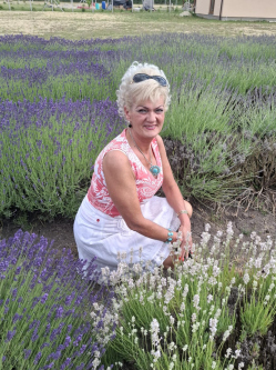 N�ra, 57 �ves t�rskeres� n�, Miskolc