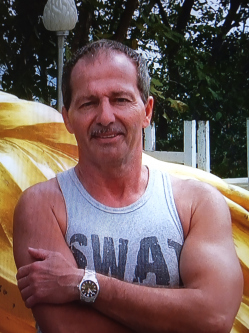 Ferenc, 65 �ves t�rskeres� f�rfi, B�k�scsaba