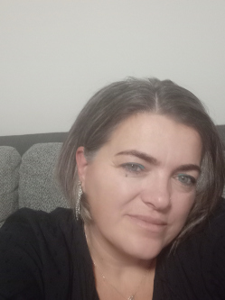Zsike, 55 �ves t�rskeres� n�, Fert�szentmikl�s