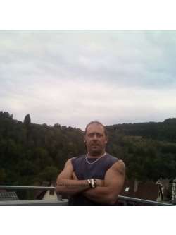 Zoli, 52 �ves t�rskeres� f�rfi, B�k�scsaba