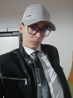 Ferenc, 30 �ves t�rskeres� f�rfi, Mez�cs�t