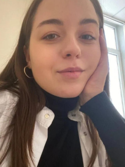Zs�fia, 24 �ves t�rskeres� n�, Gy�r