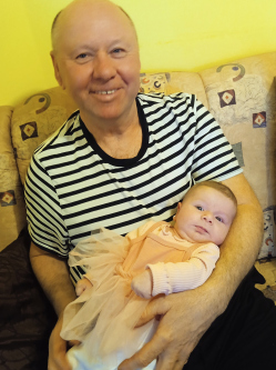 K�lm�n, 63 �ves t�rskeres� f�rfi, Pom�z