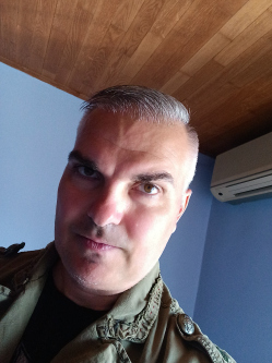 L�szl�, 49 �ves t�rskeres� f�rfi, Debrecen