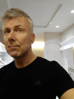 N�ndor, 53 �ves szombathelyi t�rskeres� f�rfi