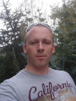 Attila, 46 �ves t�rskeres� f�rfi, Cambridgeshire, Peterborought bele�rtve