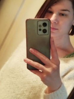 Enik�, 36 �ves t�rskeres� n�, Budapest
